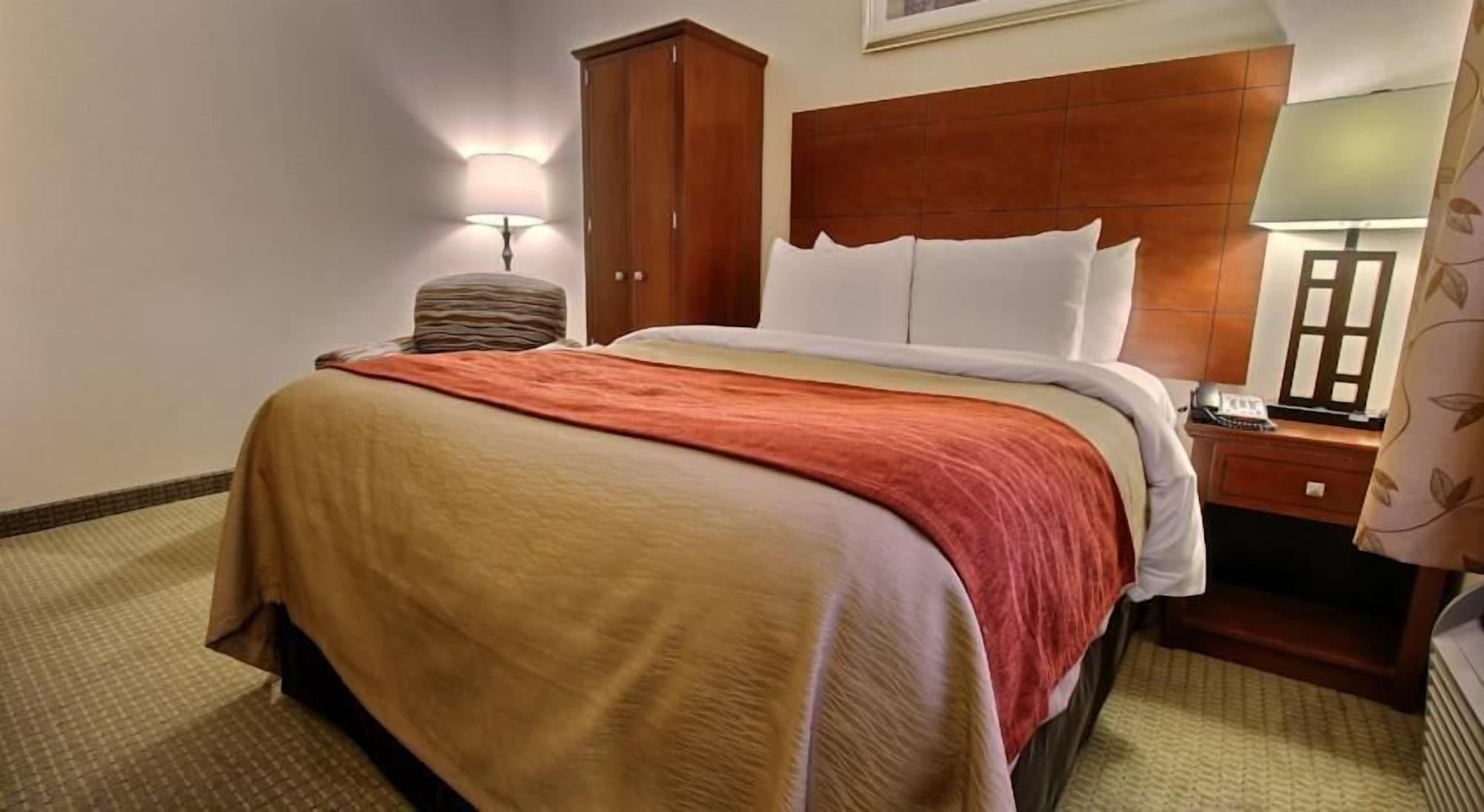The Staten Island Inn Нью-Йорк Экстерьер фото