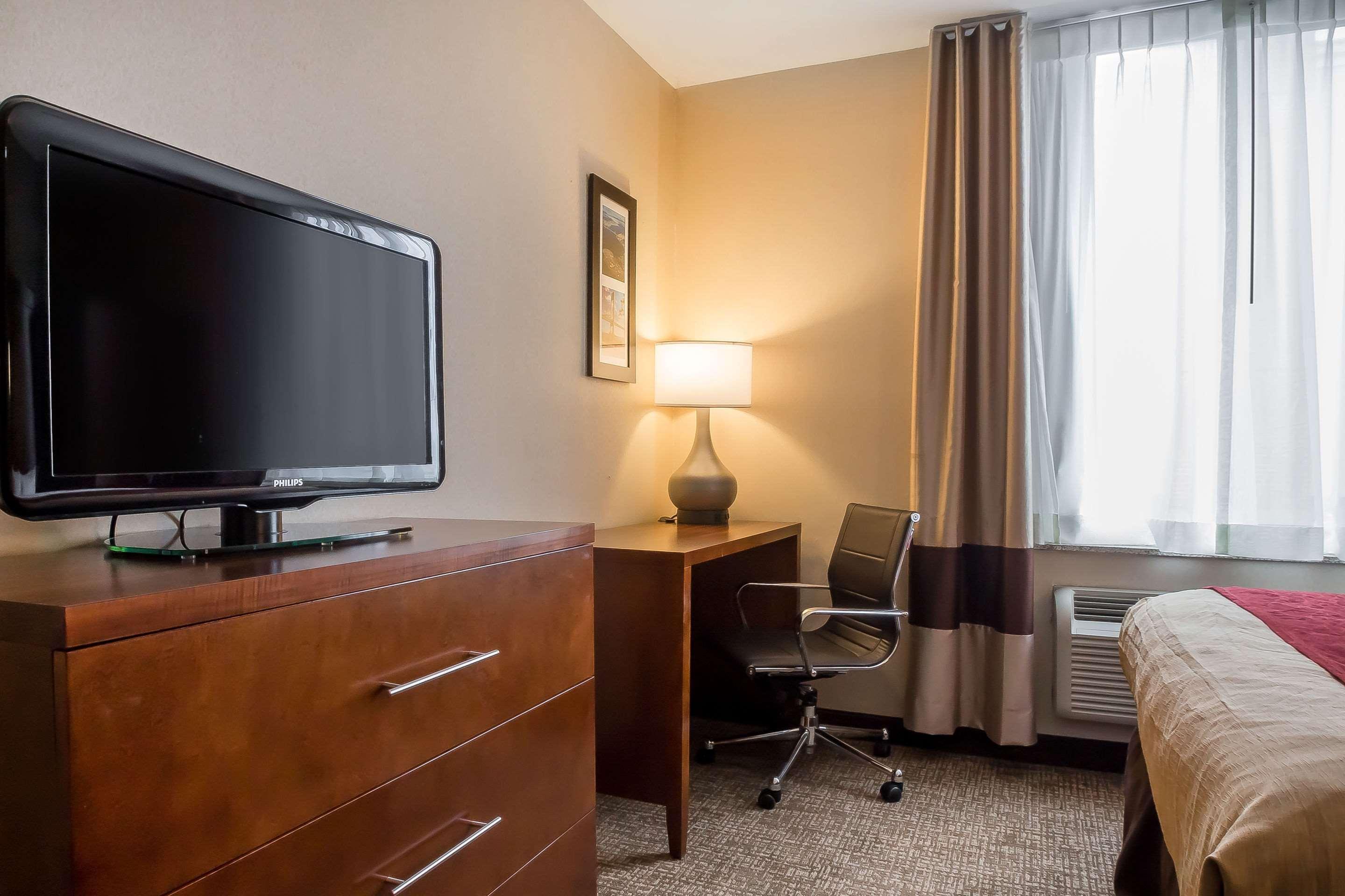 The Staten Island Inn Нью-Йорк Экстерьер фото
